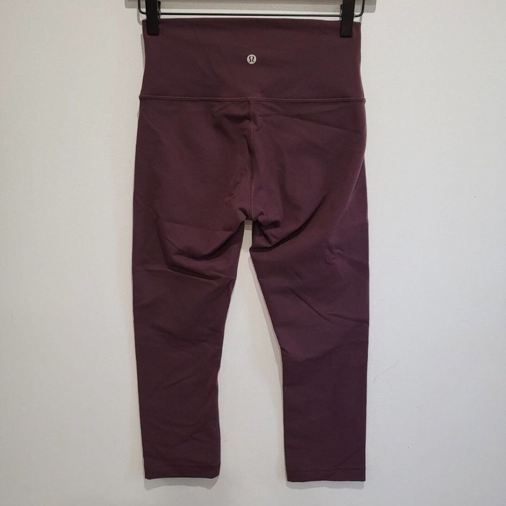 Lululemon Women’s Size 6 Burgundy Cropped Wunder Under Leggings